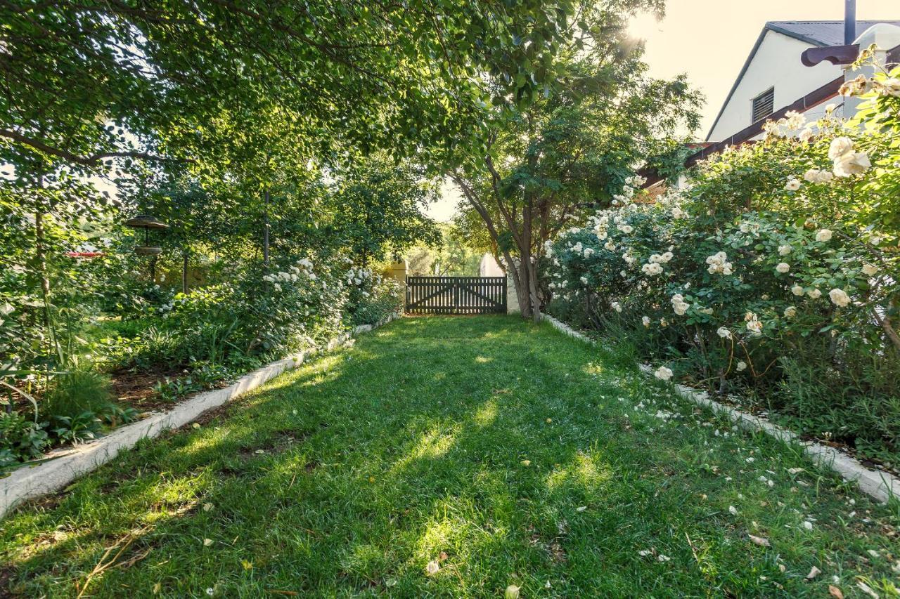 Oude Pastorie Bed & Breakfast Nieu-Bethesda Екстериор снимка